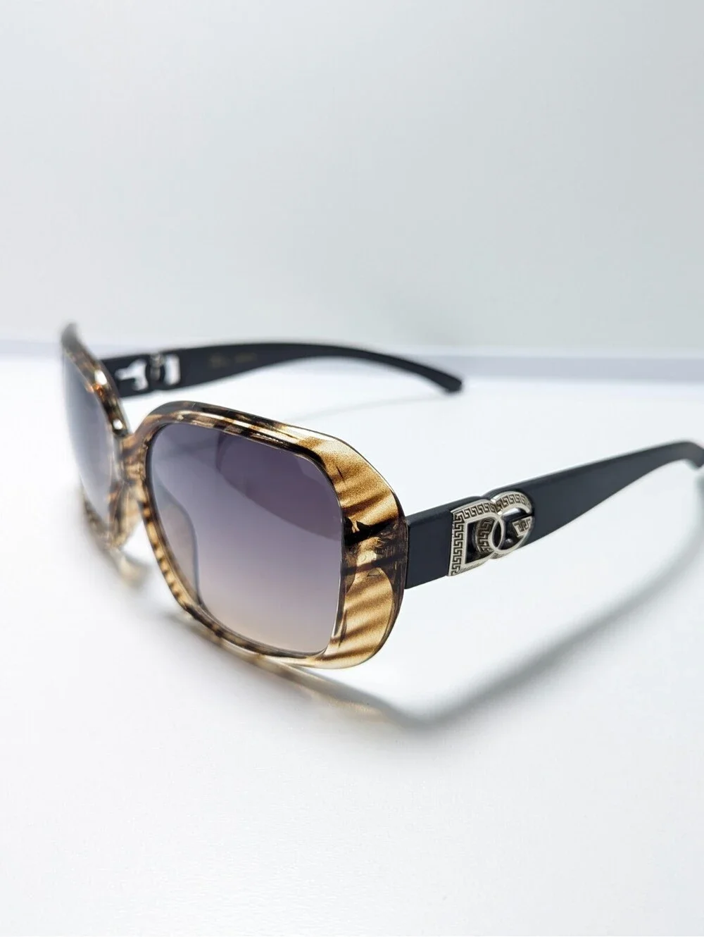 DG 26976 Womens Brown Leopard Sunglasses Purple Gradient Lens